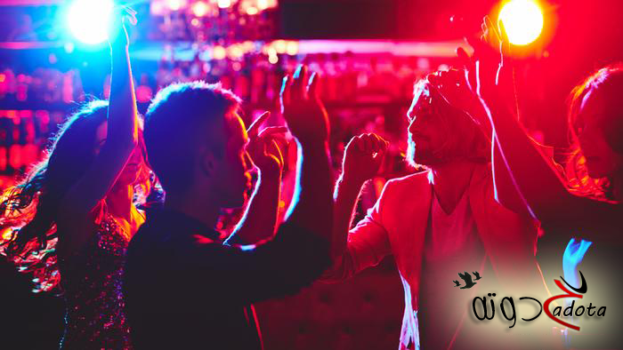 ما معنى رؤية الملهى الليلي في الحلم؟