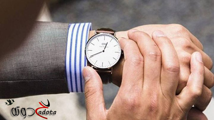 تفسير رؤية السؤال عن الوقت في المنام