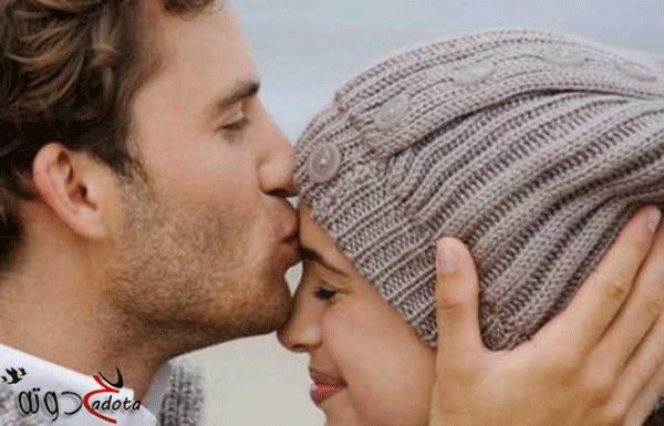 تفسير رؤية تقبيل شخص تحبه في المنام