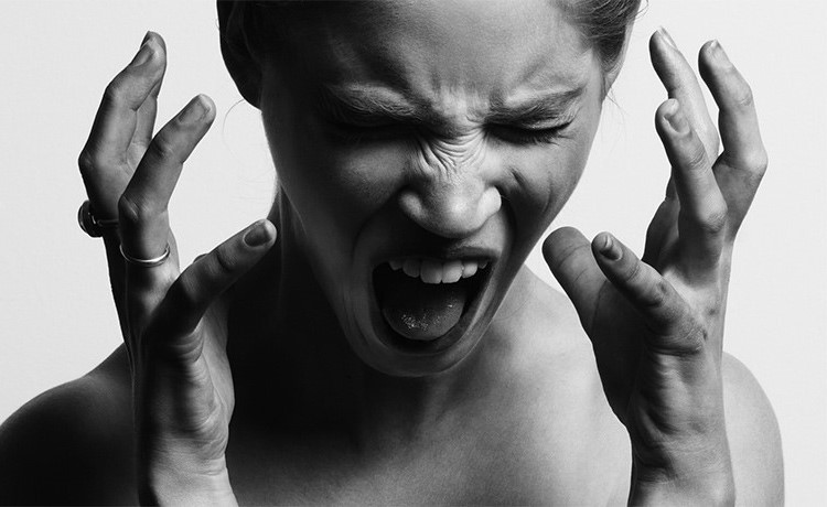 تفسير حلم الصراخ للاستغاثه بدون بصوت في المنام