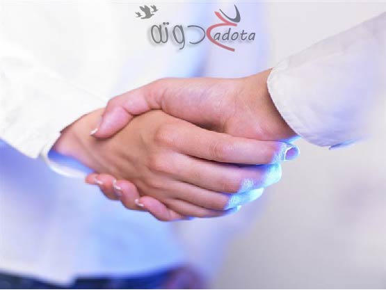 تفسير حلم رؤية مصافحة أخو زوجي في المنام