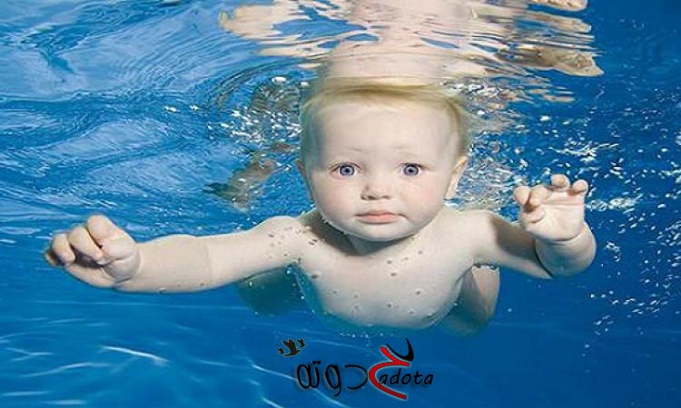 تفسير حلم رؤية طفل يقع في البحر في المنام